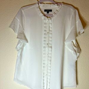 Excellent preowned IMNYC Isaac Mizrahi Ruffle Blouse